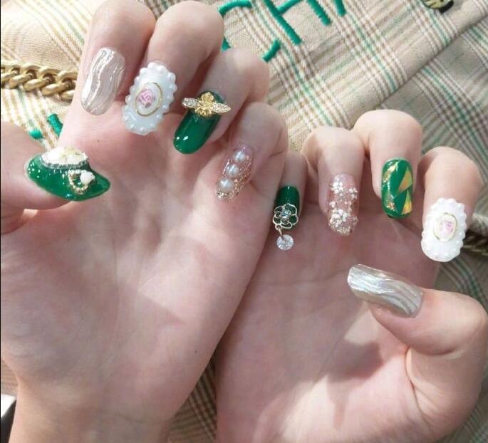 南寧美甲學校：充滿皇家貴族氣息的巴洛克美甲