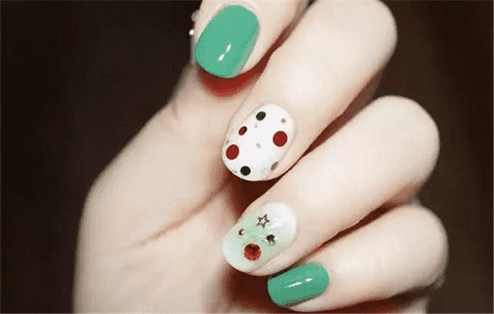 南寧美甲學校：清新簡約亮片美甲教程