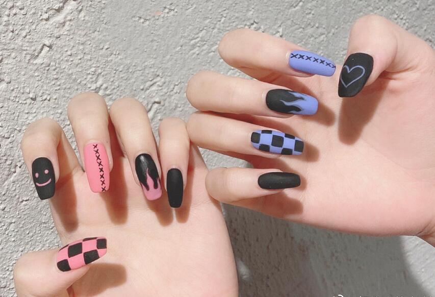 學美甲師必學技術(shù)，看南寧美甲學校哪家專業(yè)