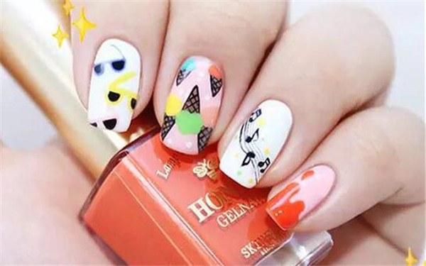 學(xué)習(xí)冰淇淋美甲教程，和廣西人氣高的美甲學(xué)校過夏天