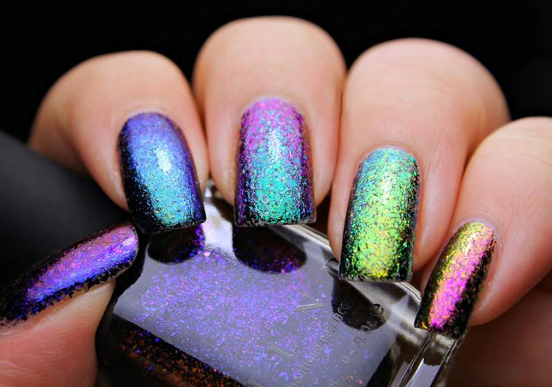 甲油膠拉絲了怎么辦？廣西美甲培訓學校找到解決辦法