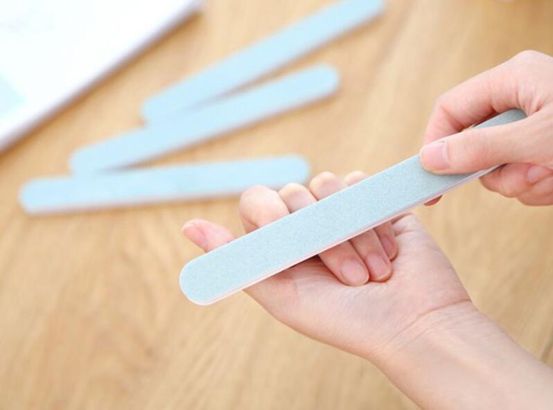 指甲又薄又軟的原因是什么？廣西美甲課程里有講