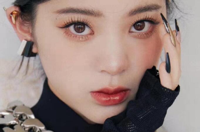 學(xué)小鹿感財閥千金”仿妝，知南寧學(xué)化妝哪家?guī)熧Y強_