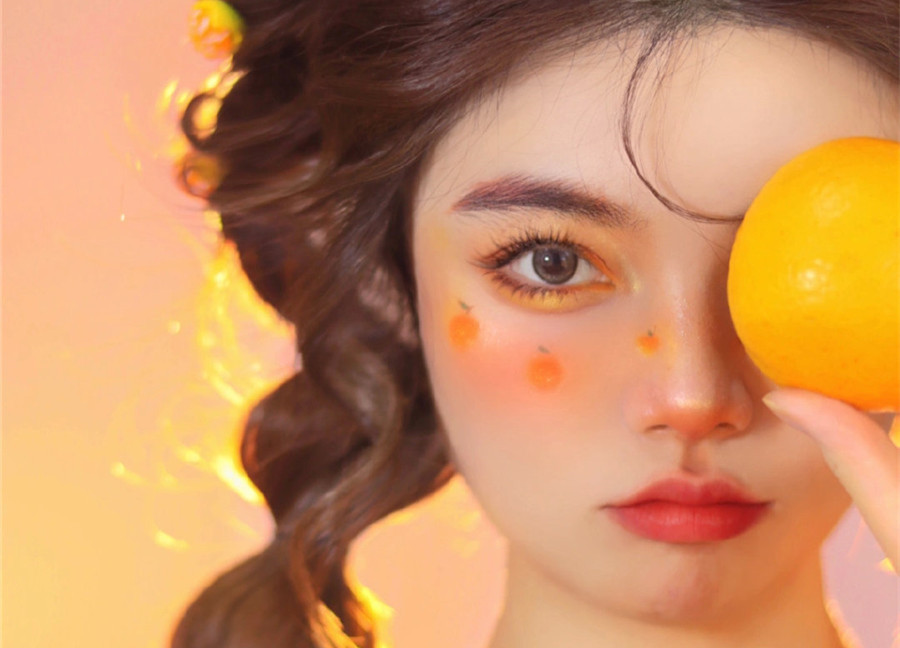 夏日元氣橘彩繪創(chuàng)意妝容，廣西化妝學校排行榜前三名分享