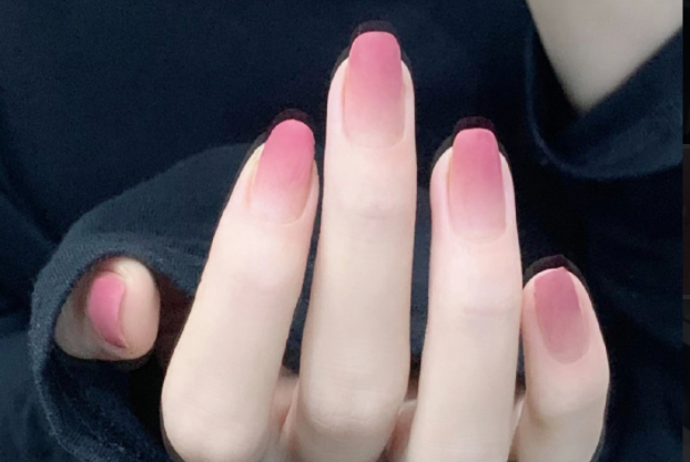 秋冬美甲圖顯手白，廣西美甲培訓(xùn)教育推薦