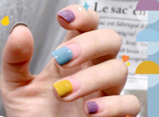 撞色混搭美甲，將夢(mèng)幻氣氛值拉滿