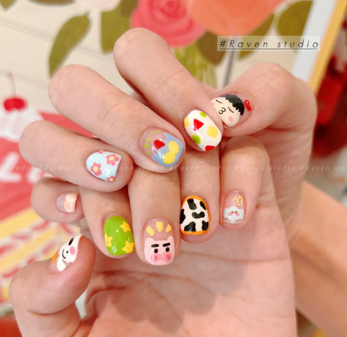 卡通手繪美甲，廣西美甲款式造型學(xué)校推薦