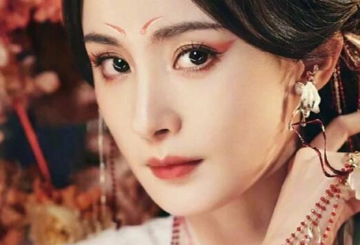 《狐妖小紅娘》眼妝教程，廣西化妝時(shí)尚培訓(xùn)