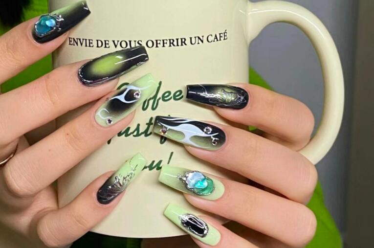 Y2k千禧辣妹長款美甲，南寧美甲網(wǎng)紅造型培訓(xùn)