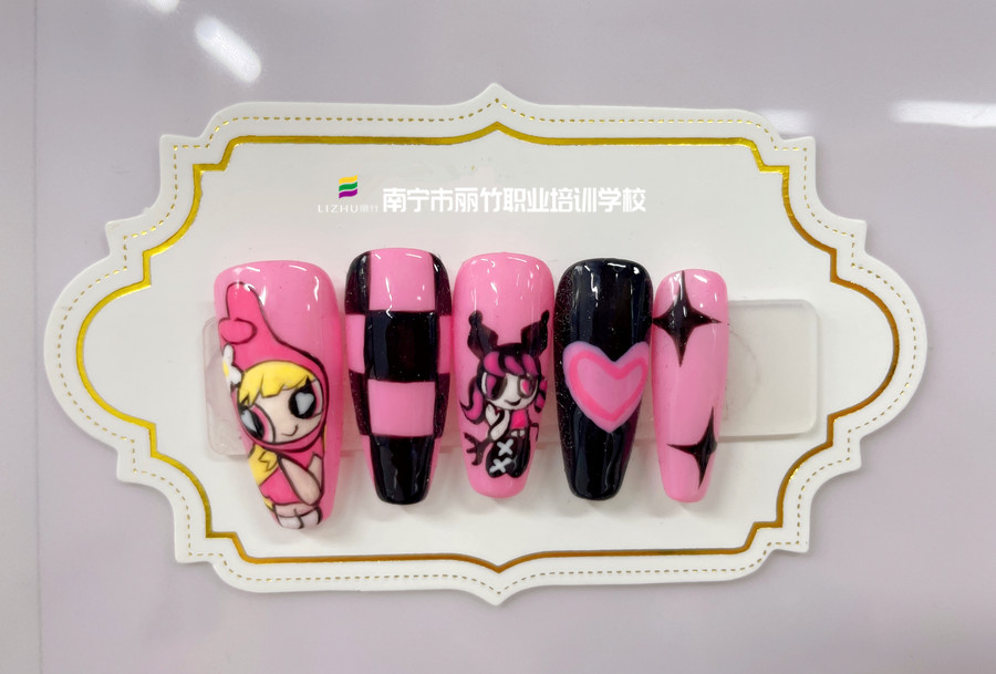 美甲的甲面不亮怎么辦？廣西美甲學(xué)習(xí)中心
