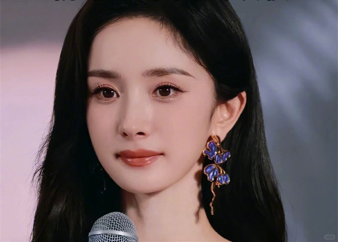 楊冪溫柔仙氣眼部妝容，南寧明星化妝學(xué)校分享