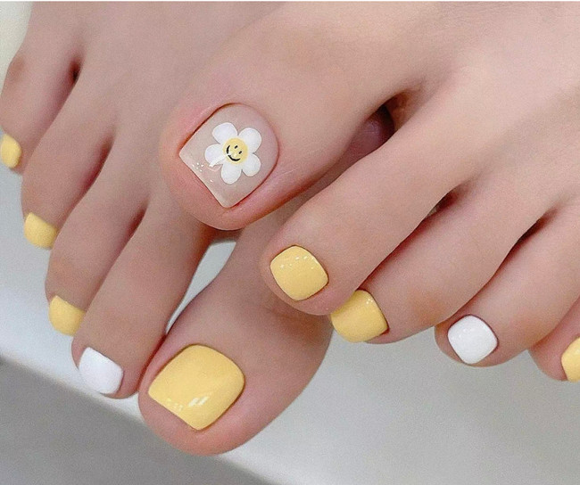 夏日腳趾美甲圖片，南寧美甲造型職業(yè)學(xué)校分享