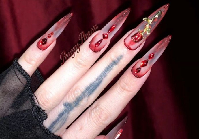 惡女美甲款式，廣西美甲職業(yè)技師學(xué)校準備好了