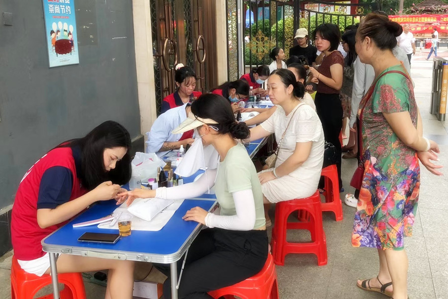 南寧美甲培訓(xùn)社會(huì)報(bào)告，告訴你南寧學(xué)美甲哪里有實(shí)力？