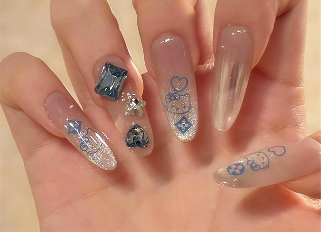 顯白藍色美甲，廣西美甲暑期速成班收集分享