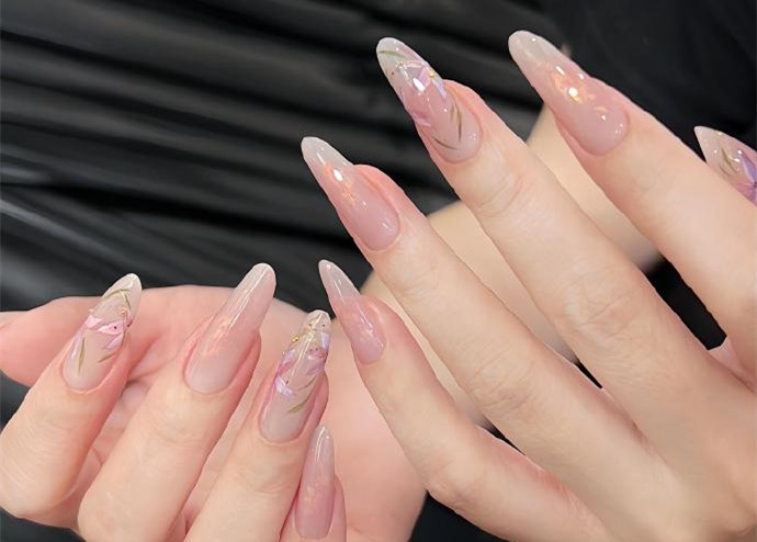 情人節(jié)美甲，美甲進修在南寧