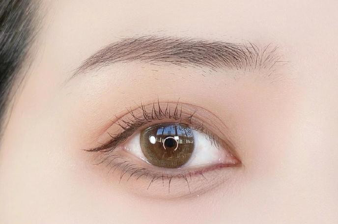 偽素顏眼妝教程，廣西化妝中心手把手教你