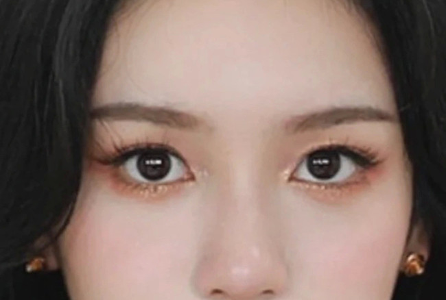 富家千金眼妝調(diào)整思路，化妝入門(mén)初學(xué)者教程