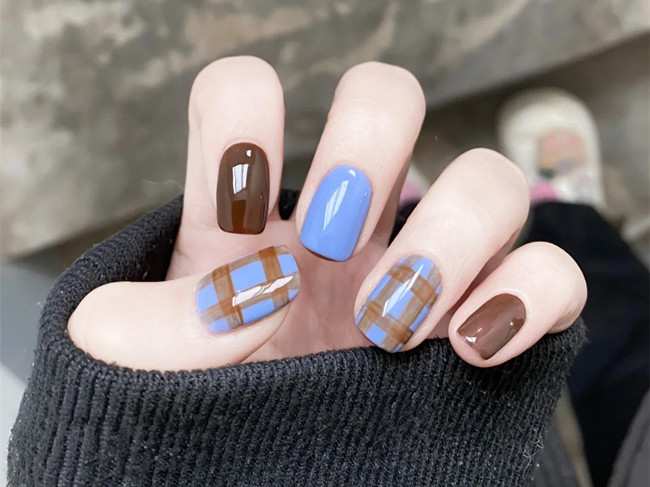 清新藍(lán)格紋美甲，南寧美甲訓(xùn)練